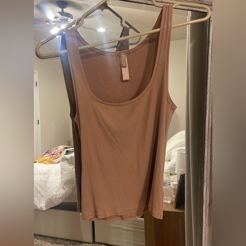 SKIMS Brown Fitted Sleeveless Tank Top